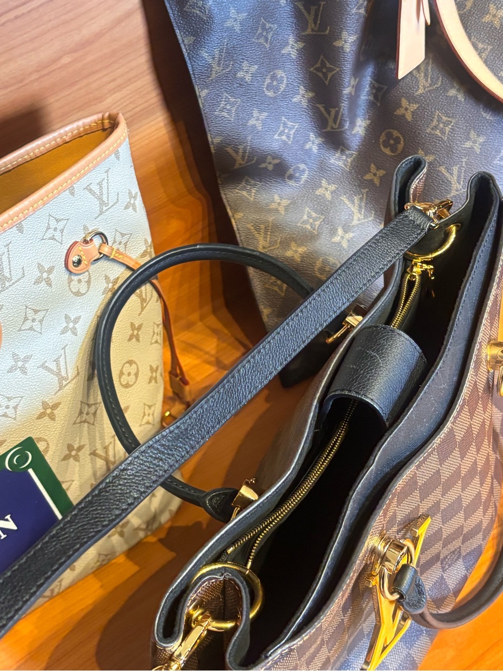 Gorgeous Louis Vuitton Riverside - Picture 8 of 16